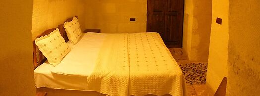 Dilek Tepesi Cave Hotel