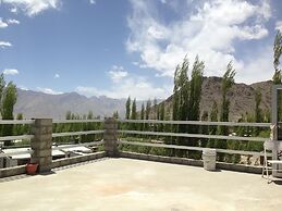 Radhu's Boutique Inn