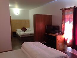 Radhu's Boutique Inn