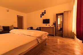 Radhu's Boutique Inn