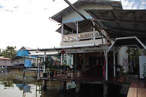 Barrbra BnB Over The Sea