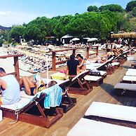 Ayanya Beach & Bistro Bungalows