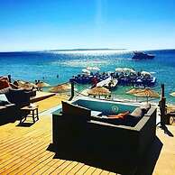 Ayanya Beach & Bistro Bungalows