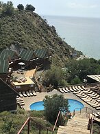 Ayanya Beach & Bistro Bungalows