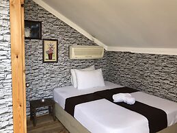 Ayanya Beach & Bistro Bungalows