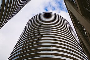 QuickStay - Incredible Downtown Condo, Yonge & College