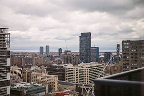 QuickStay - Incredible Downtown Condo, Yonge & College