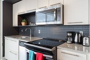 QuickStay - Incredible Downtown Condo, Yonge & College