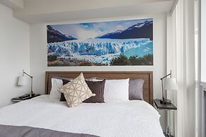 QuickStay - Incredible Downtown Condo, Yonge & College