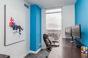QuickStay - Incredible Downtown Condo, Yonge & College