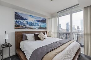 QuickStay - Incredible Downtown Condo, Yonge & College