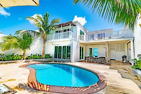 Caprice 14 Cable Beach Luxury Villa