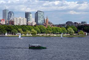 Holiday Inn Boston Logan Airport - Chelsea by IHG