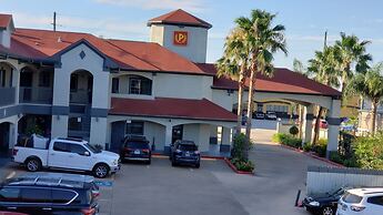 Palace Inn Hwy 6 North & Clay Rd