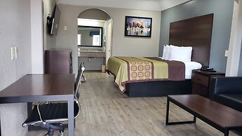 Palace Inn Hwy 6 North & Clay Rd