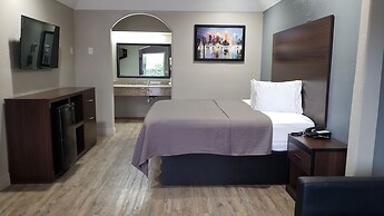 Palace Inn Hwy 6 North & Clay Rd