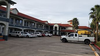 Palace Inn Hwy 6 North & Clay Rd