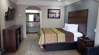 Palace Inn Hwy 6 North & Clay Rd