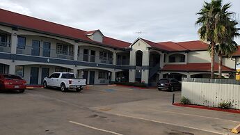 Palace Inn Hwy 6 North & Clay Rd