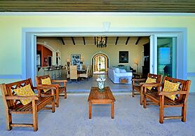 La Mouette Cable Beach Bahamian Villa