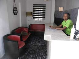 Legendary Inn & Lounge