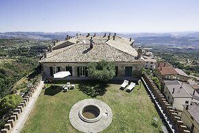 Castello Di Caccuri Suites
