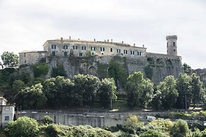Castello Di Caccuri Suites
