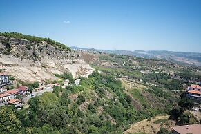 Castello Di Caccuri Suites