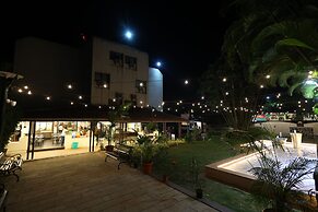 Hotel Ashwin Igatpuri, Pure Veg & Jain Food