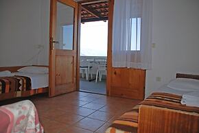 Apartmani Bako Komiza