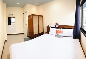 Khaosan Station Hostel