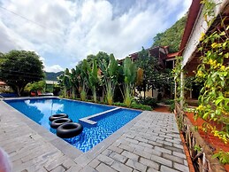 Ninh Binh Mountain Side Homestay & Cafe