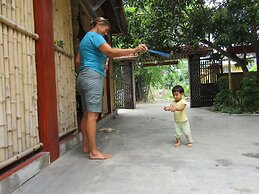 Ninh Binh Mountain Side Homestay & Cafe