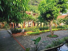 Ninh Binh Mountain Side Homestay & Cafe