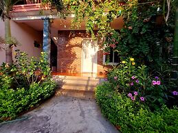 Ninh Binh Mountain Side Homestay & Cafe