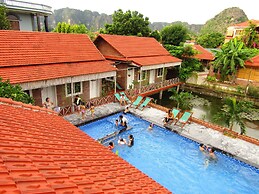 Ninh Binh Mountain Side Homestay & Cafe