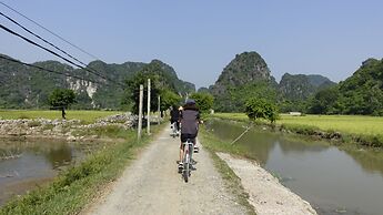 Ninh Binh Mountain Side Homestay & Cafe