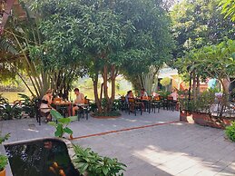 Ninh Binh Mountain Side Homestay & Cafe