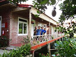 Ninh Binh Mountain Side Homestay & Cafe