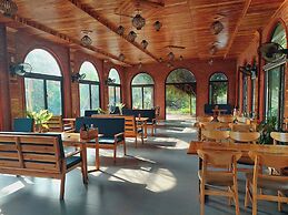 Ninh Binh Mountain Side Homestay & Cafe