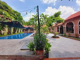 Ninh Binh Mountain Side Homestay & Cafe