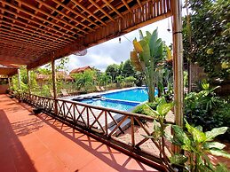 Ninh Binh Mountain Side Homestay & Cafe