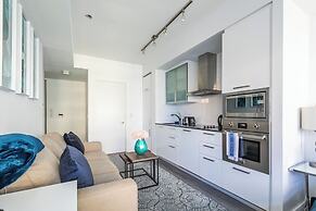 GLOBALSTAY. Maple Leaf Square