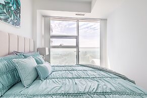 GLOBALSTAY. Maple Leaf Square