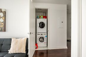 GLOBALSTAY. Maple Leaf Square