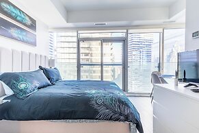 GLOBALSTAY. Maple Leaf Square