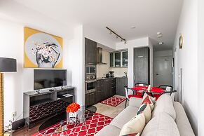 GLOBALSTAY. Maple Leaf Square