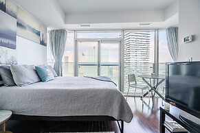 GLOBALSTAY. Maple Leaf Square