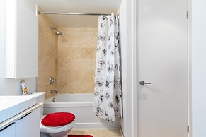 GLOBALSTAY. Maple Leaf Square