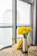 GLOBALSTAY. Maple Leaf Square